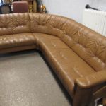 647 8163 CORNER SETTEE